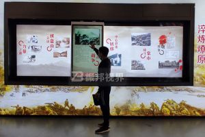 如何讓學(xué)校展廳更具科技感？滑軌屏演示系統(tǒng)會(huì)是答案嗎？