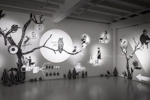聯動動態光影與感應技術，打造魔術般創意的展廳藝術裝置墻！